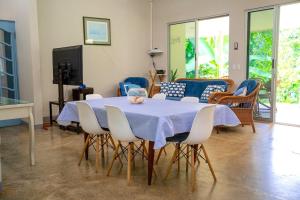 Casa Ballena with Beach Access and Private Pool