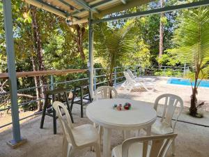 Casa Ballena with Beach Access and Private Pool