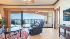 The Amazing Corner Oceanfront Condo