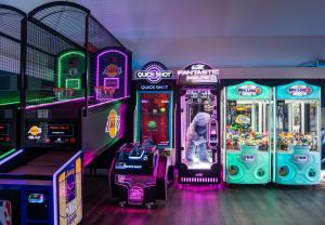 Steps to the Beach! Resort Access & Golf Cart Included! Dog Friendly