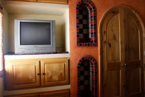 Mid-century Ocean View Apartment