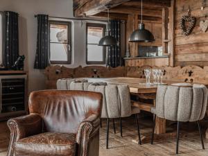 Chalet montagnard avec hammam et cheminée à Val-dIsère - FR-1-844-19