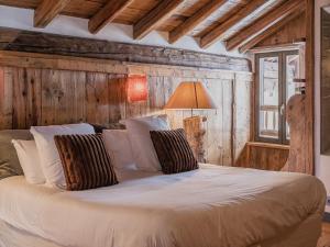 Chalet Savoyard Élegant à Val-dIsère - FR-1-844-7
