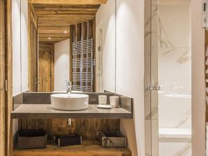 Charme alpin sous les toits de Val dIsère - FR-1-844-9