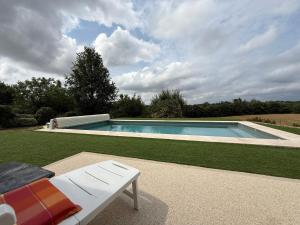 Villas Maison familiale avec piscine privee et animaux admis a Saint-Mesmin - FR-1-839-10 : photos des chambres