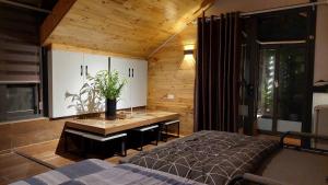 The Honey House Sóc Sơn