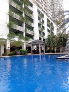 Condo in Pasay 12th flr studio unit-near MOA, PICC