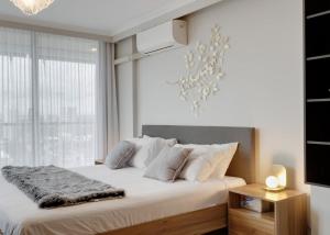 Luxury 3BR Tower Views & Elegance Surfers CBD