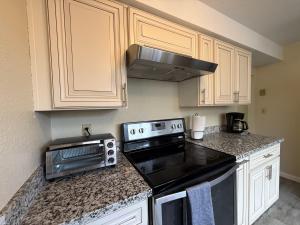 Private Room "Apple" by UW