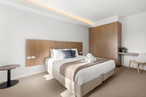 Modern 1 Bed Apartment - 6 Min walk to beach