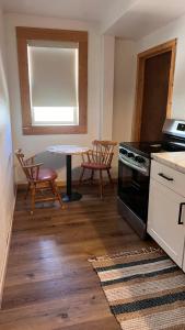 Bear Lake Private Suite -Sleeps 5 -Historic Paris