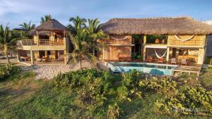 UtopiAmar Beach House & Suites