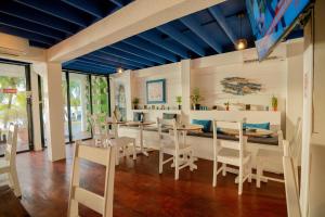 Mini Penthouse Beachfront - Bay View in West End