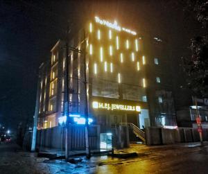 THE WHITE IBIS A Unit of S S Manor