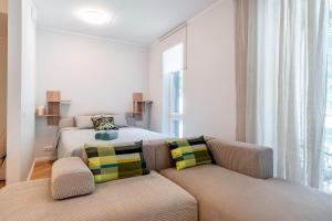 Modern studio close to the beach - terrace, free parking, restaurants close