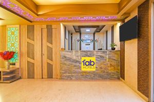 FabHotel The Crystal - Near New Market