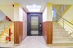 FabHotel The Crystal - Near New Market