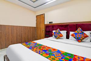 FabHotel The Crystal - Near New Market