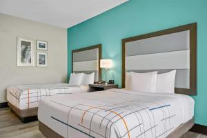 Queen Room with Two Queen Beds - Mobility/Hearing Accessible - Non-Smoking room in La Quinta by Wyndham Batavia