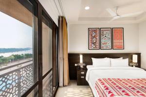 Ramada Encore by Wyndham Statue of Unity