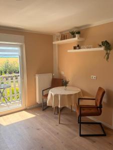 Appartement 2a - Gemütliche Wohnung mit Küchenzeile, Bad und Balkon