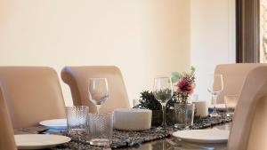 Shoal Bay Townhouse with Spa