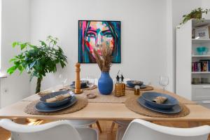 Stay COZY - TOP LAGE - Kingsize Betten - Parkplatz - Balkon - Netflix