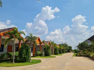 โพธิ์กลางนา รีสอร์ท คอฟฟี่แอนด์บาร์