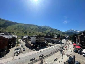 Résidence Equinoxe - studio face aux pistes en centre de station MAE-5291