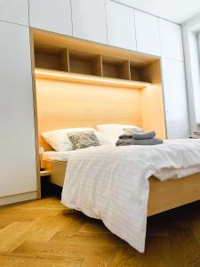 Nivy Apartman with AC - next to Nivy Mall and Bus station