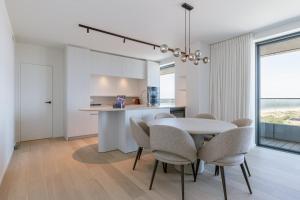 Huswell - Coastal Luxury unit with Panoramic View