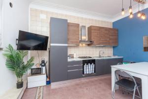 Modern Historic Home - by OpenRoma