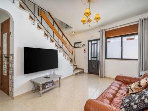 Traditional house by the beach #1979