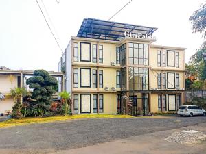 Sans Vibes Giri Palma Hotel and Villas - 2hvězdičkové hotely ve městě Malang