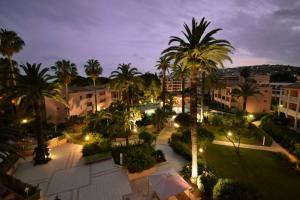 T2 - Residence avec piscine garage et tennis