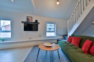 Modern 1-Bed Flat near Cardiff City Centre