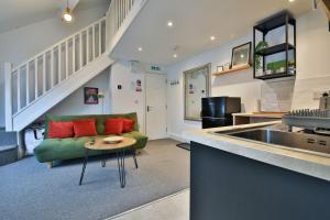 Modern 1-Bed Flat near Cardiff City Centre