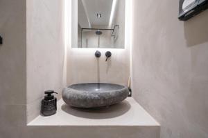 Glyfada Lux Suites Olive Aura by MPS