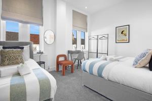 The Family Nest – 3-Bed Apartment with Parking