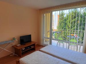 2-комнатные апартаменты у моря 10 бассейнов Crown Fort Noks