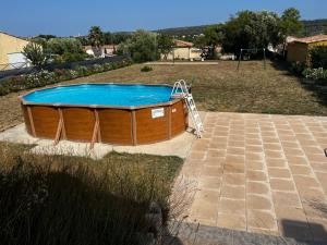 Jolie maison avec piscine