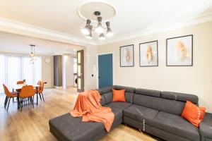 Spacious 3BR Home Perfect for Groups of 6