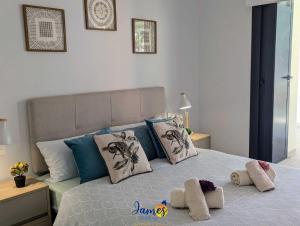 Alfredsi Luxury Poolside Retreat Apt Duly11