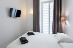 #28 1 BDR Flat AC Balcony Hper Central 10mins to Beach & old town