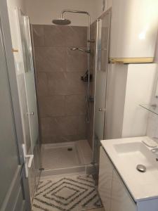 Appartements F2-3 Renove Moderne Spacieux Lumineux Centre-ville : photos des chambres