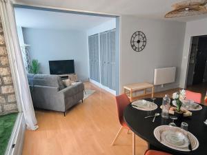 Appartements F2-3 Renove Moderne Spacieux Lumineux Centre-ville : photos des chambres