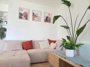 Appartements T3 Debourg, balcon, proche metro B : photos des chambres