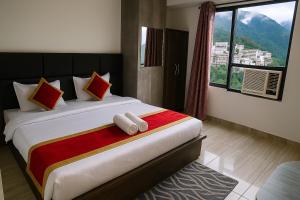 Hotel Elegance, Katra