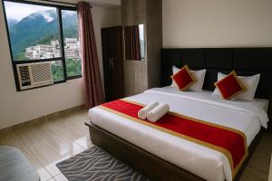 Hotel Elegance, Katra