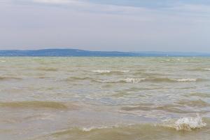 2BR Lakeside Haven w AC by NW